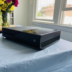 Xbox One Bundle Console With 2 Games , A Controller And All Required Cords