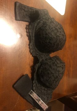 Woman’s Victoria’s secrets bra size 32 DD ,
