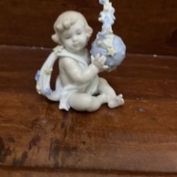 Lladro 6831 ‘A New Beginning’ in Original Box. Retired. New Without Box