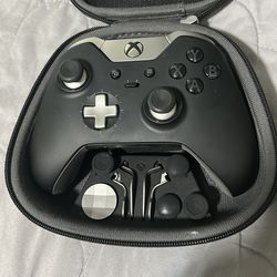 Wireless Xbox SCUF control and case.