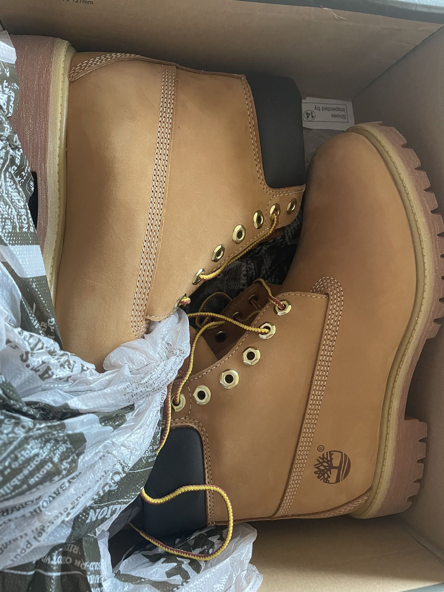 Brand: Timberland- Model: Premium 6” - Color: Wheat Nubuck- Size: 7.5