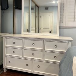 WHITE DRESSER WITH MIRROR