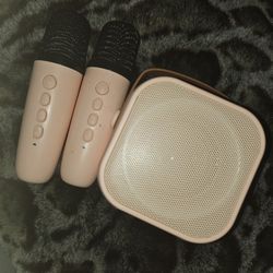 Karaoke Speaker & Microphones
