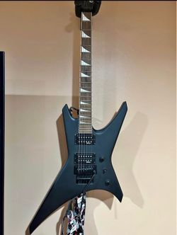 Jackson WRX24 Warrior + Boss DS-1 + Cable — Excellent Condition