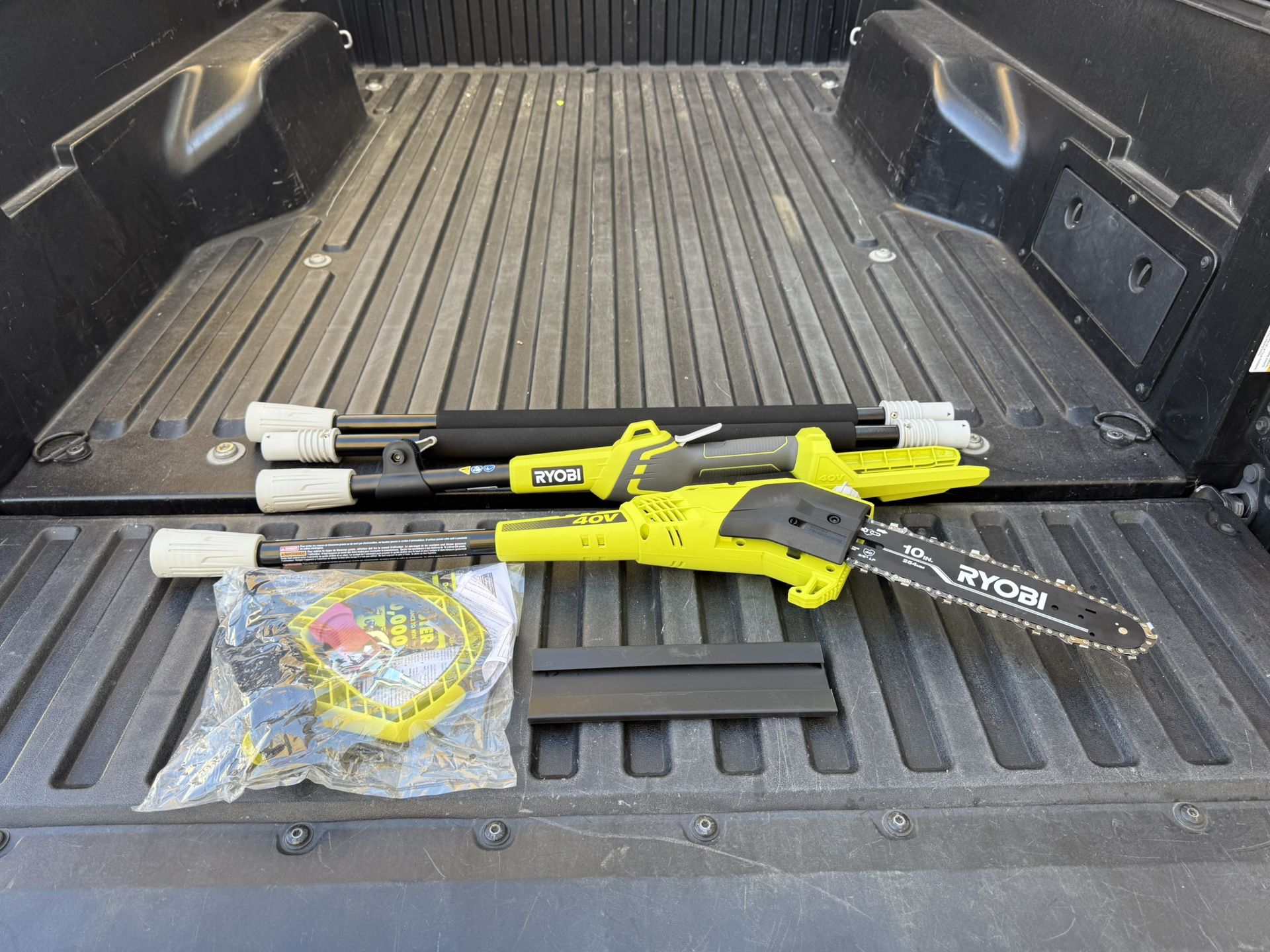 NEW RYOBI 40V 10 in. Cordless Battery Pole Saw (Tool-Only)