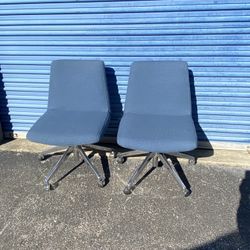 Great Pair of chair with hight adjustable option