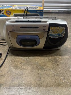 jWIN Portable AM/FM Cassette Boombox