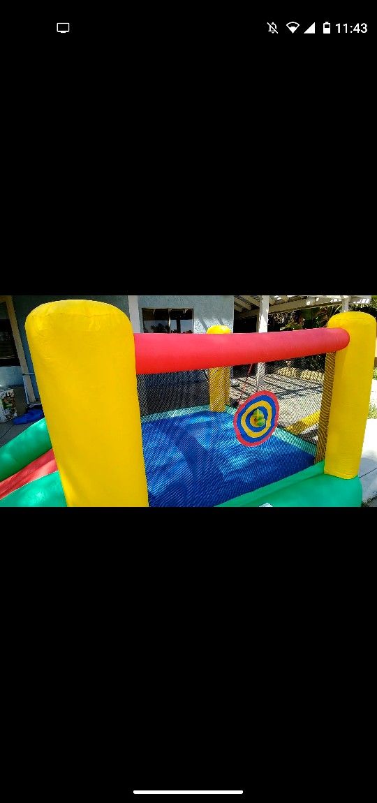Little Tikes Jr. Bounce House