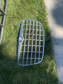 Car grill like new $50
