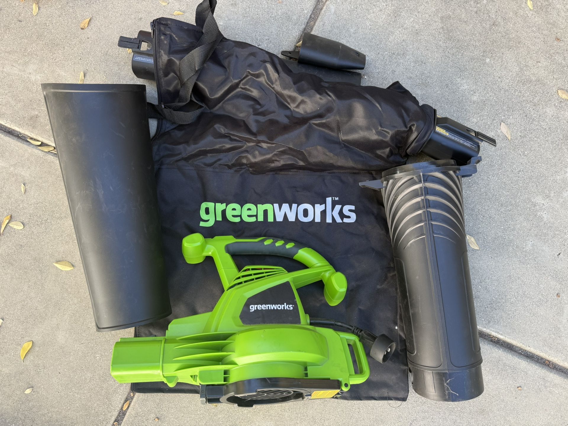 Green Works Leaf Blower / Vacuum