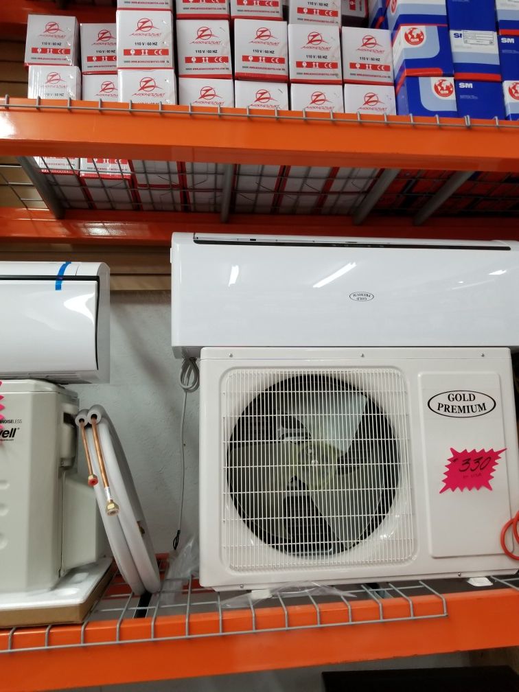 Mini split de 12000 BTU 1 tonelada 220v.