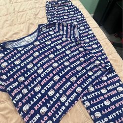 Women’s 2 Pc Hello Kitty Pajama. Size 1X