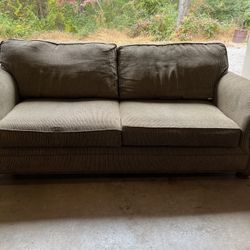 89” Broyhill Couch