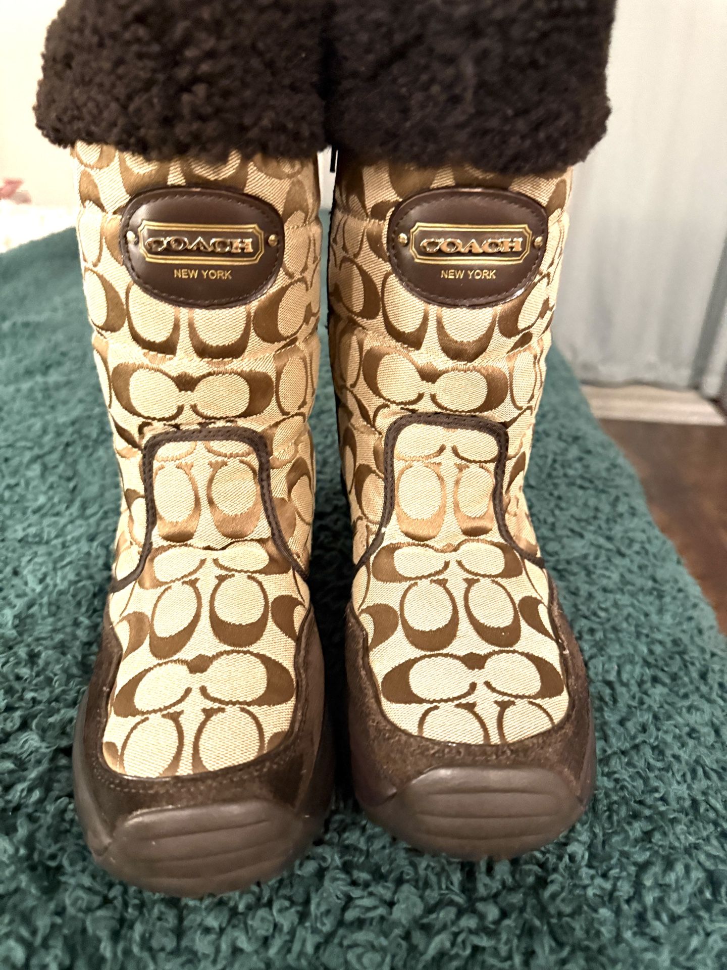 Coach boots size 8b