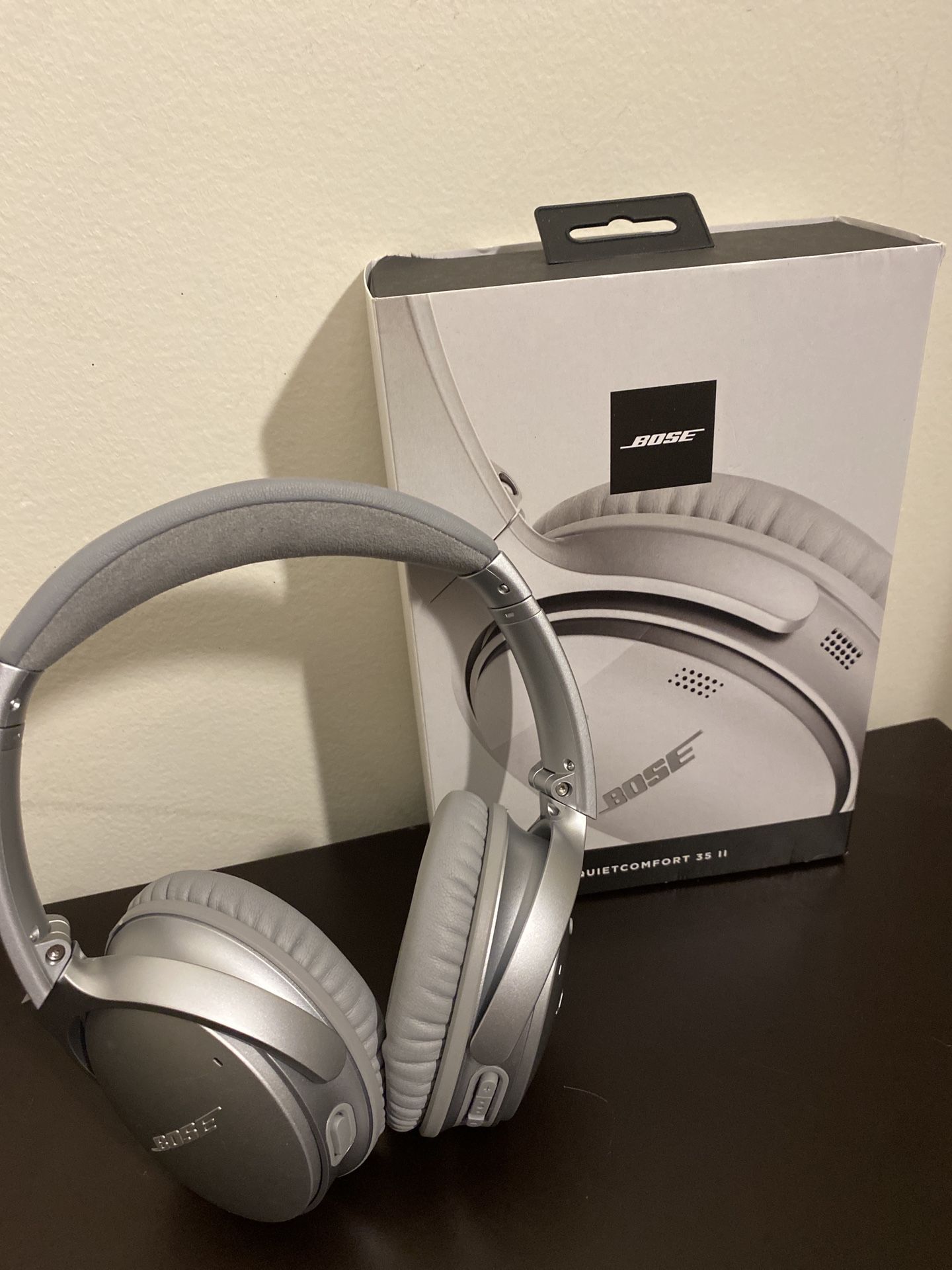 Bose Wireless Headphones-Quiet Comfort 2