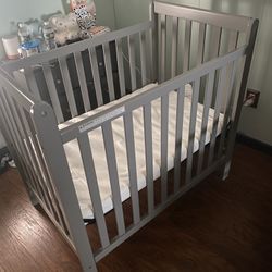 Mini Delta Crib