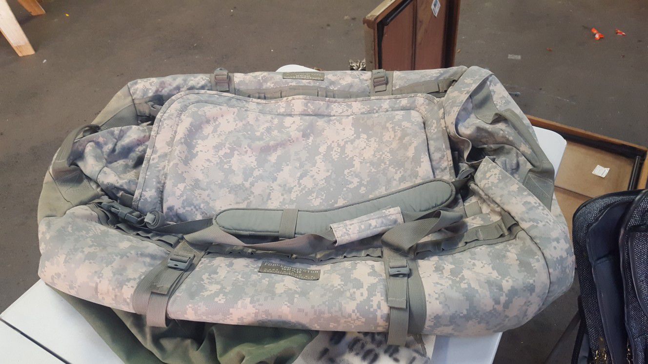 Large military deployment duffle bag