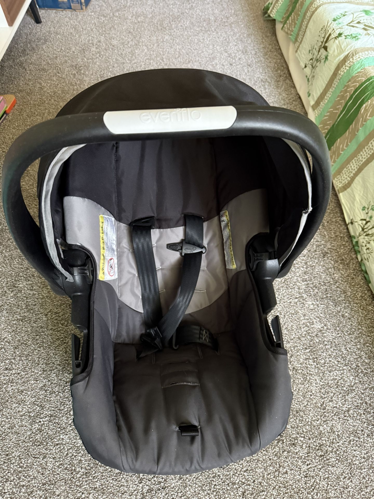 GRACO Baby Swing Seat And Evenflo car Seat