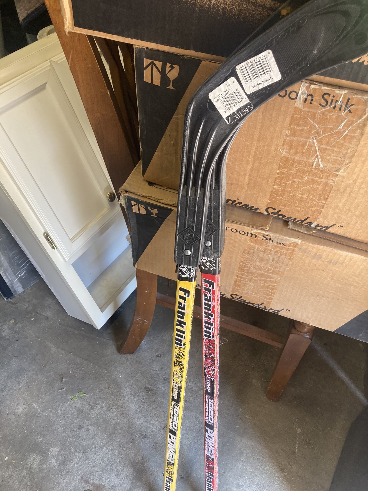 2 Hockey Sticks