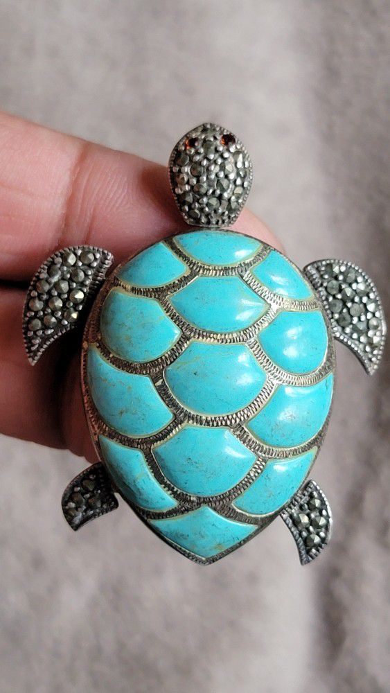 vintage Turquoise turtle pendant/pin