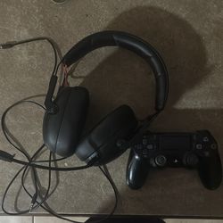 ps4 controller n gaming headphones