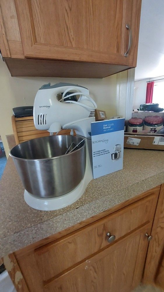 Crofton (Aldi) Standing Mixer, Bowl And Beaters Etc