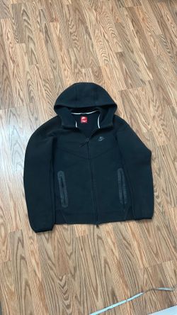 Black Nike tech top