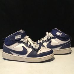 Nike Court Borough Mid 2 in white/ Navy Color. Size 6