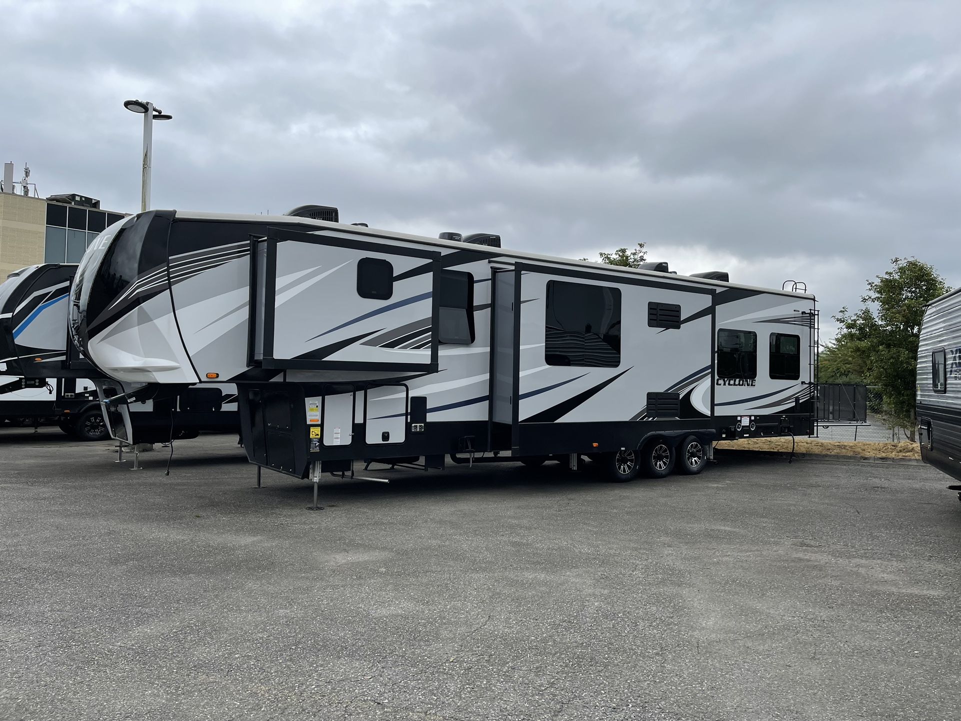 2021 Heartland Cyclone 4005