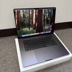 MacBook Pro M3 Max with 16C CPU, 40C GPU | 128GB Memory | 1TB SSD with AppleCare+ like New