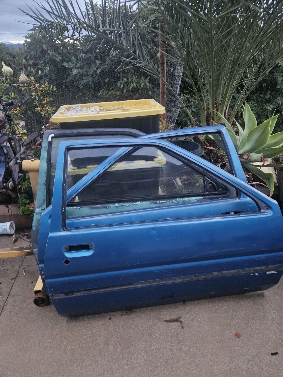 1985 toyota corolla GTS Doors (Car Parts)