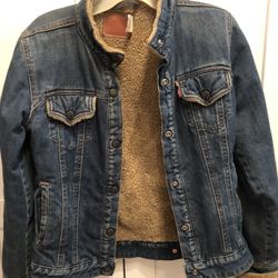 Women Levi’s Denim Jacket