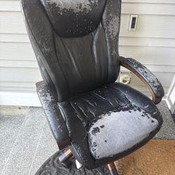 Free Lazy boy Chair