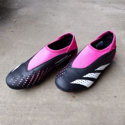 Kid soccer cleats