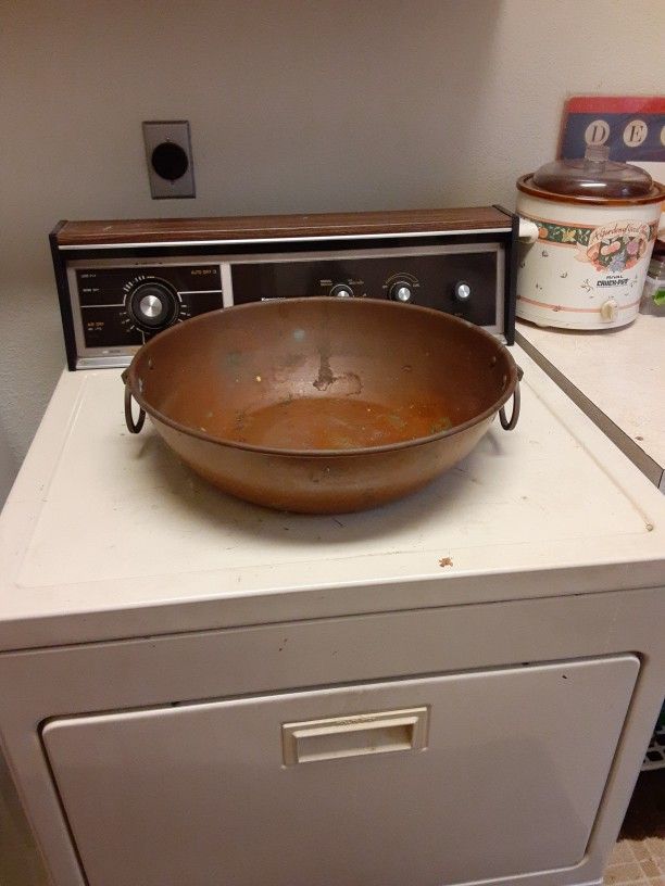 Pre-owned 16.5" Copper Pot