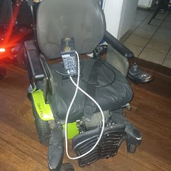 QM-710 electric powerchair