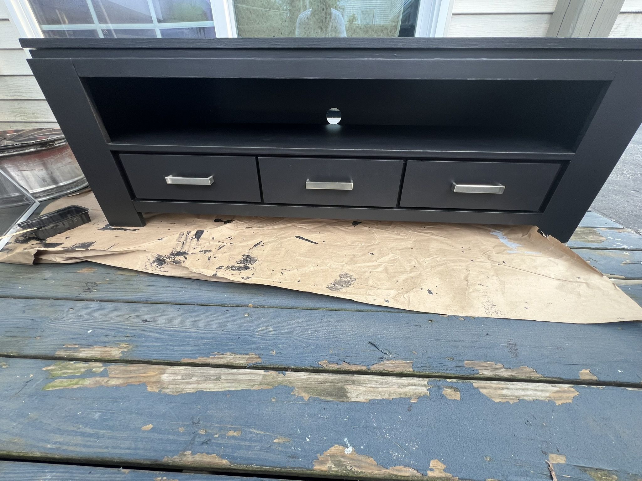 TV STAND