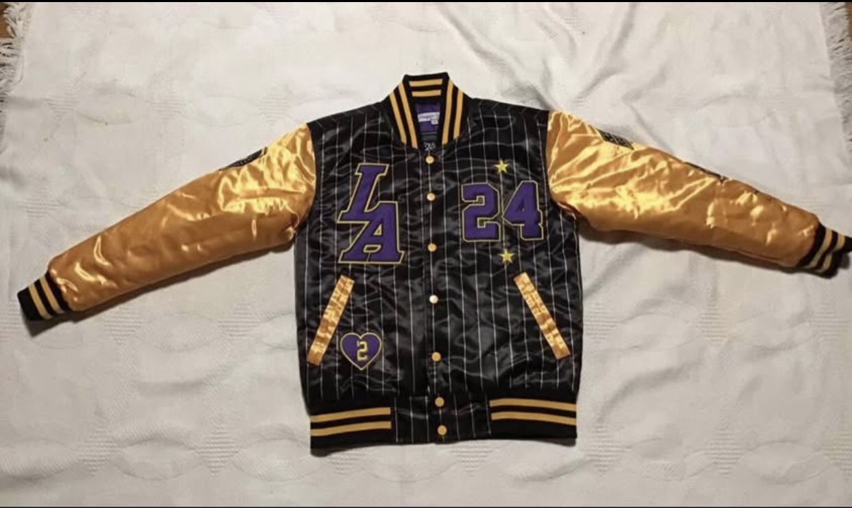 KOBE BRYANT BOMBER JACKET TRIBUTE DEDICATION #24BLACK MAMBA SIZE XSMALL FIT A MEDIUM HEADGEAR CLASSIC 