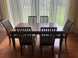 Dining Table / 6 Chairs