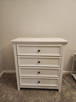 BOSHIRO White Bedroom Dresser, 4-Drawer, White painted wood