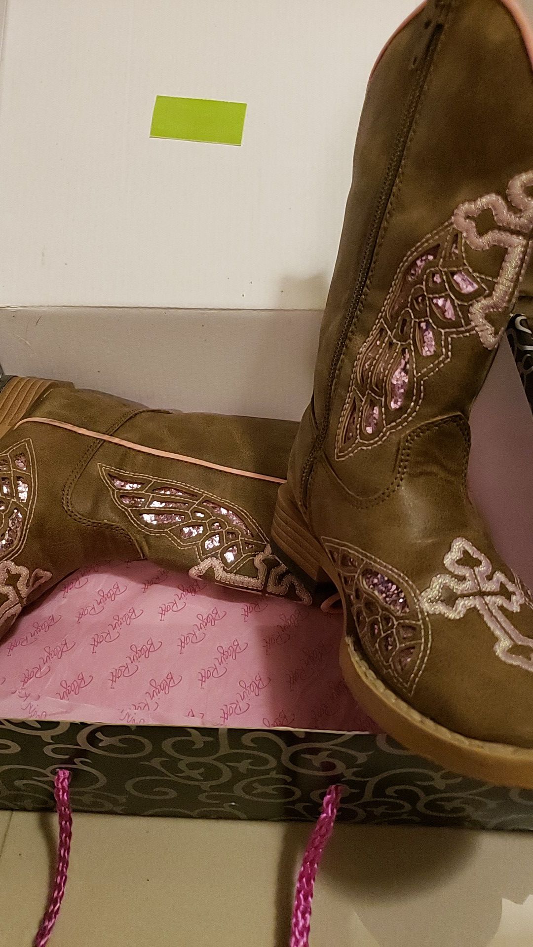 Girls size 9 boots