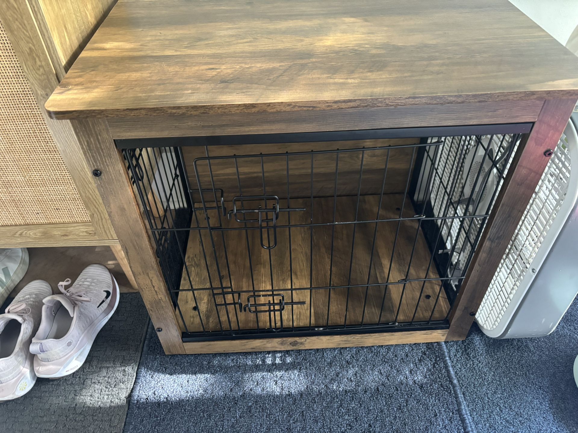 LIKE NEW! Dog crate side table/furniture