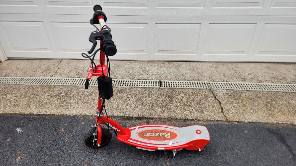 Red Razor E100 Electric Scooter For Kids