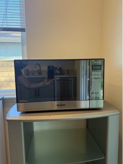 Panasonic Microwave Oven NN-SN686S