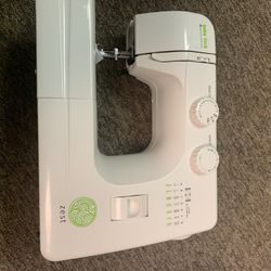 New Babylock Zest Sewing Machine