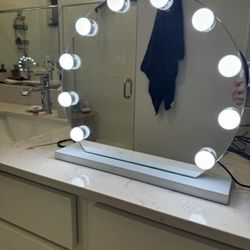 Hollywood Vanity Lights