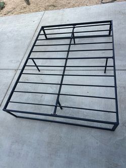 Black Metal Platform Bed Frame & Queen size mattress