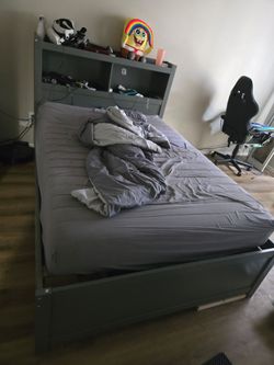 Full size bed