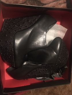 Black platform heel wedge