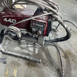 Titan 440 Airless Paint Spray With Hose And Gun 